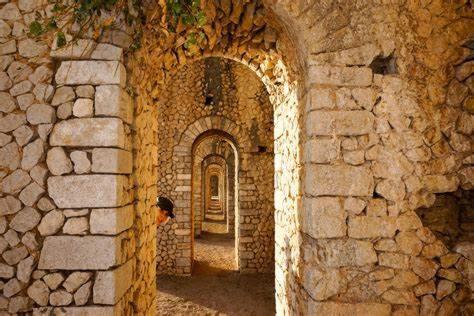 Luxury Suite - Teatro Romano - Duomo - Centro Storico Wi-Fi تيراتشينا المظهر الخارجي الصورة